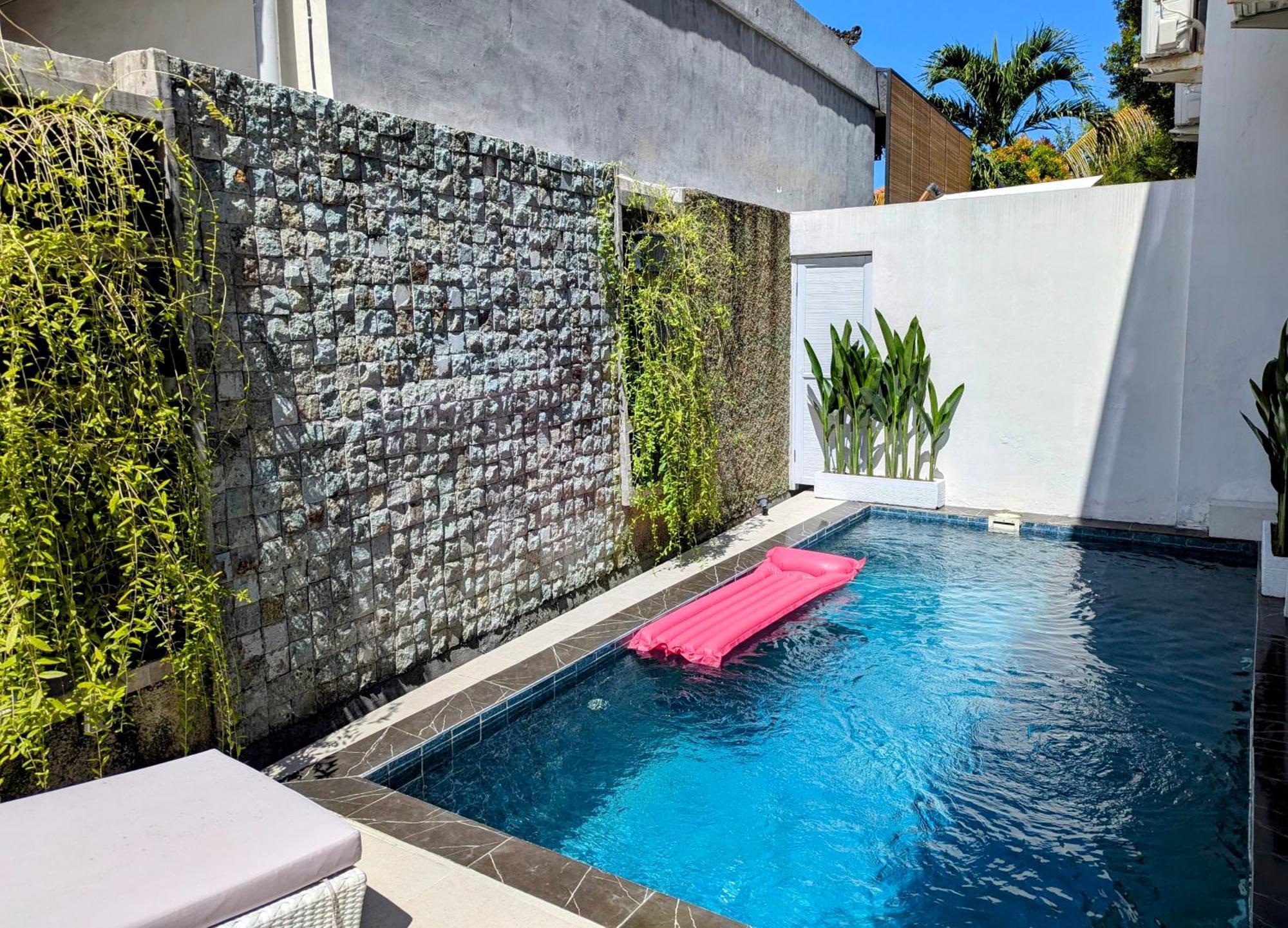 Modern Loft With Private Pool Apartemen Seminyak (Bali)